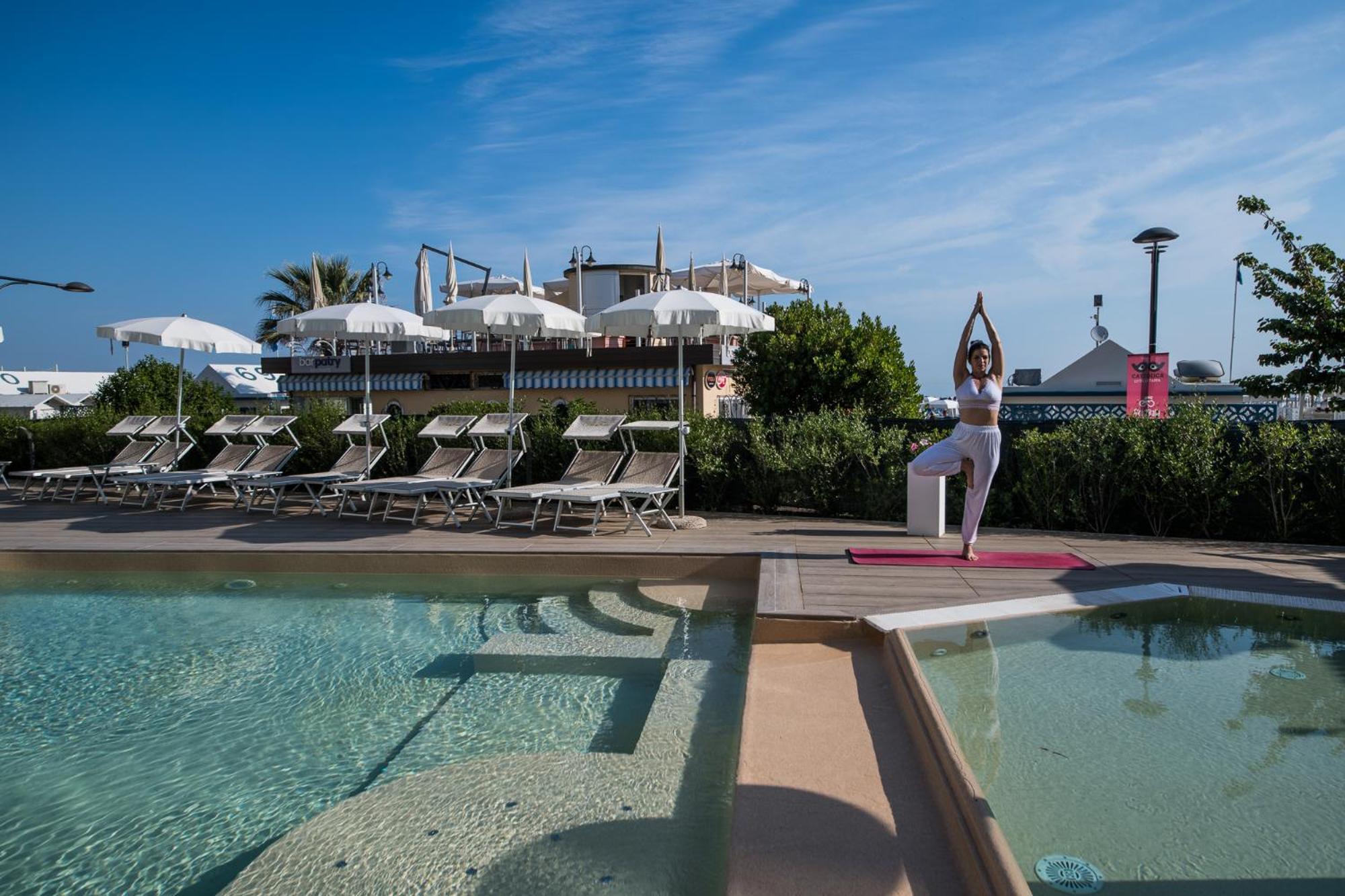 Appartamenti Diffusi Di Villa Fiorita Con Accesso Alle Piscine Della Struttura Principale Cattolica Dış mekan fotoğraf