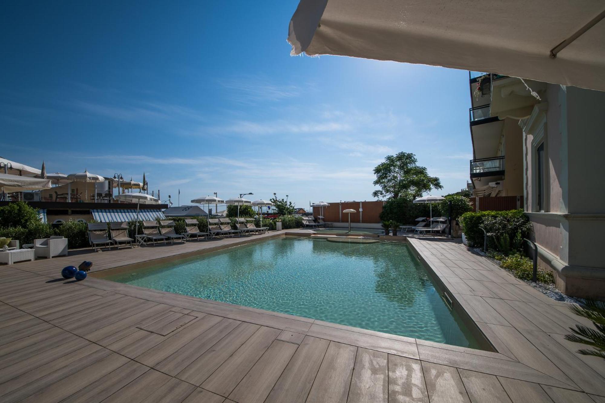 Appartamenti Diffusi Di Villa Fiorita Con Accesso Alle Piscine Della Struttura Principale Cattolica Dış mekan fotoğraf
